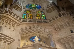 Sagrada Familia Interior thumbnail